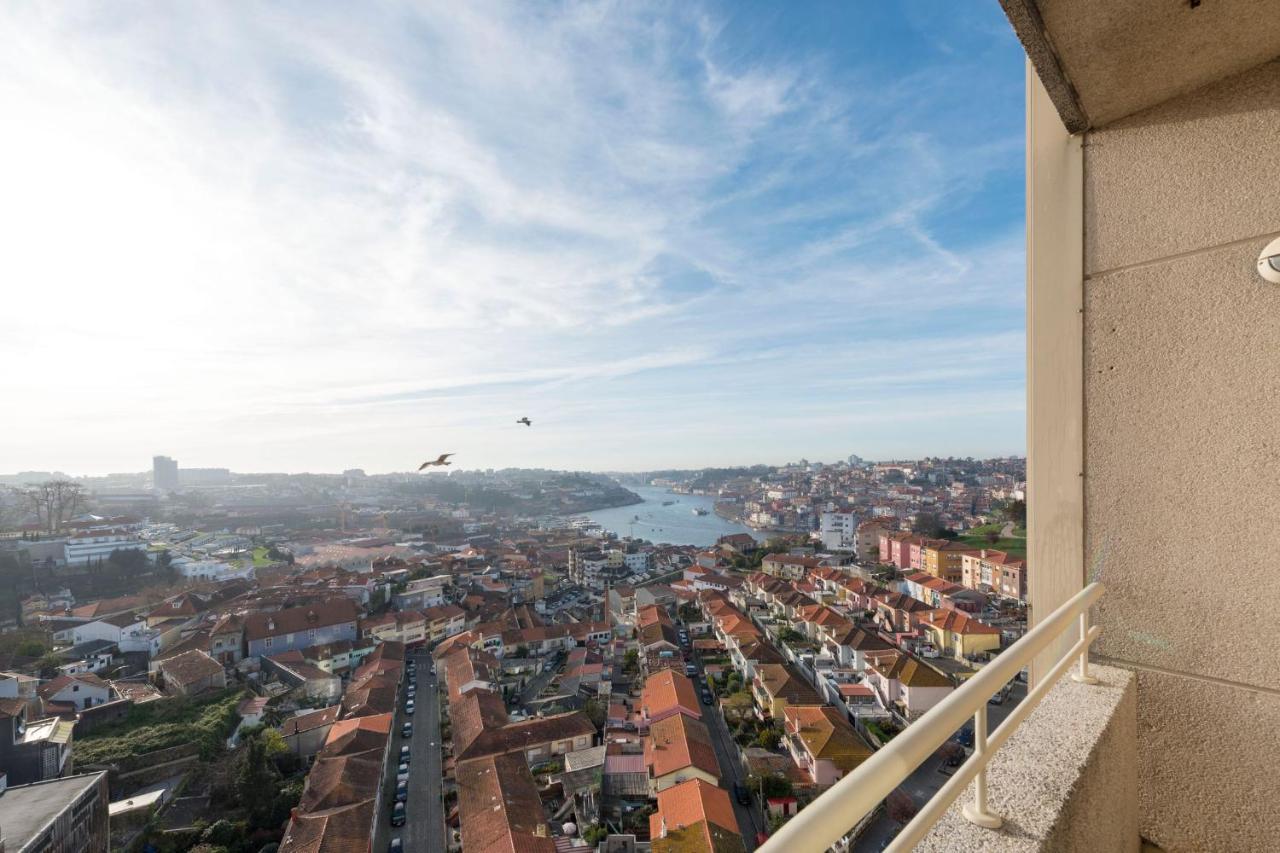 Lovelystay - 1Br Flat With Stunning Views Over Porto Vila Nova de Gaia Exteriér fotografie
